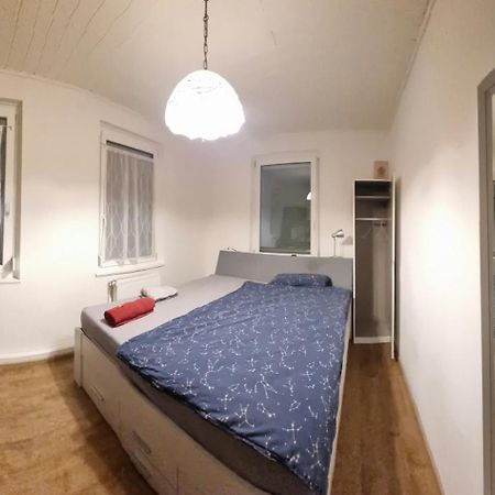 Charmantes Helles Zimmer Zentrumnah Und Naturnah Goeppingen Luaran gambar